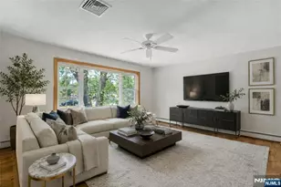 98 Vassar Dr, Paramus, NJ 07652 - Photo 6