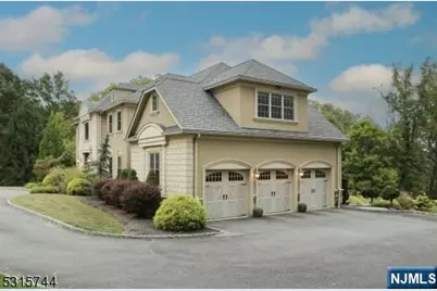 8 Pineview, Boonton Township, NJ 07005 - Photo 2