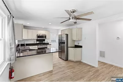 86 N Farview Avenue 1st Floor #1st Floor, Paramus, NJ 07652 - Photo 4