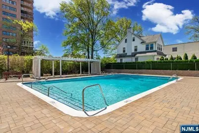 285 Aycrigg Avenue 19F #19F, Passaic, NJ 07055 - Photo 20