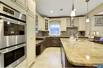 12-65 Burbank Street, Fair Lawn, NJ 07410 - Photo 14