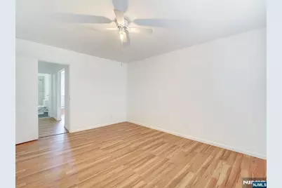 365 Bloomfield Avenue 5B #5B, Verona, NJ 07044 - Photo 8