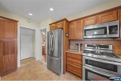 287 Madison Avenue, New Milford, NJ 07646 - Photo 14
