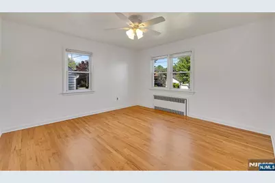 287 Jackson Avenue, Rutherford, NJ 07070 - Photo 12
