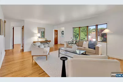 287 Jackson Avenue, Rutherford, NJ 07070 - Photo 6