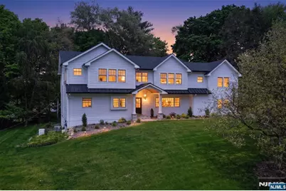 17 Grandview Avenue, Upper Saddle River, NJ 07458 - Photo 1