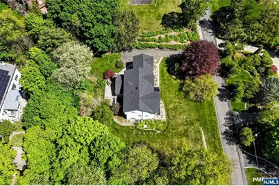 17 Grandview Avenue, Upper Saddle River, NJ 07458 - Photo 8