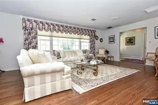 17 Grandview Ave, Upper Saddle River, NJ 07458 - Photo 12