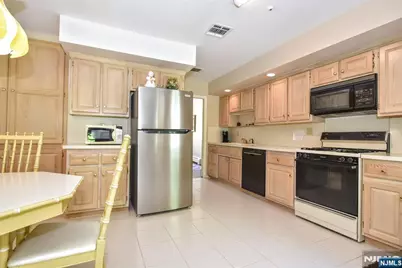 17 Grandview Avenue, Upper Saddle River, NJ 07458 - Photo 14