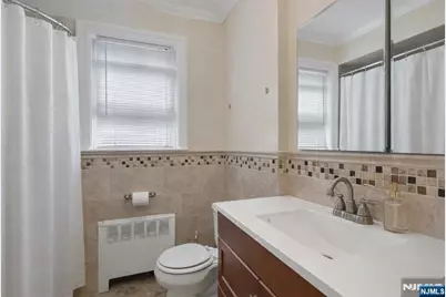 201 Oakdene Place D1 #D1, Cliffside Park, NJ 07010 - Photo 16