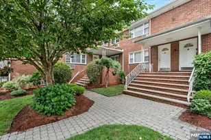201 Oakdene Pl D1, Cliffside Park, NJ 07010 - Photo 2