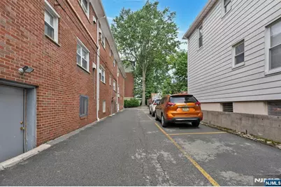 201 Oakdene Place D1 #D1, Cliffside Park, NJ 07010 - Photo 20