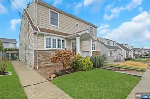 25 Veterans Pl, North Arlington, NJ 07031 - Photo 2