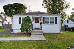 10 Lake Dr, Mendham, NJ 07945 - Photo 4
