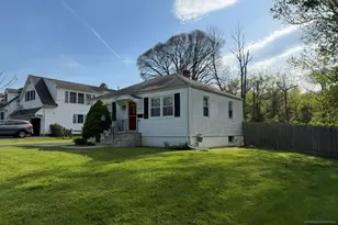 10 Lake Dr, Mendham, NJ 07945 - Photo 2