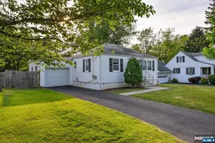 10 Lake Dr, Mendham, NJ 07945 - Photo 2