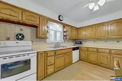 522 Helena Avenue, Wyckoff Township, NJ 07481 - Photo 12