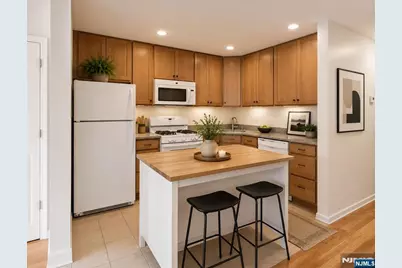 54 Chestnut Street, Weehawken, NJ 07086 - Photo 4