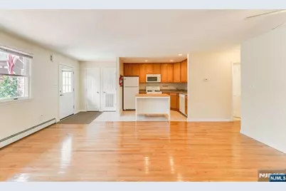 54 Chestnut Street, Weehawken, NJ 07086 - Photo 8