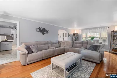 84 Raymond Avenue, Rutherford, NJ 07070 - Photo 6