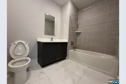 1685 Bergen Boulevard 503 #503, Fort Lee, NJ 07024 - Photo 10