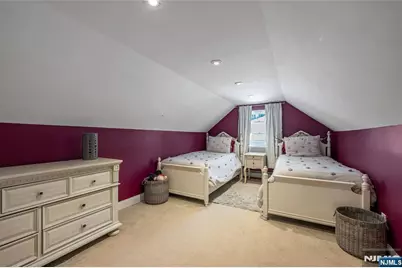 114 Summit Avenue, Waldwick, NJ 07463 - Photo 18