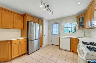 23 William St, Saddle Brook Township, NJ 07663 - Photo 10