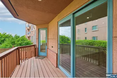 303 Stockton Court S303 #S303, Edgewater, NJ 07020 - Photo 24