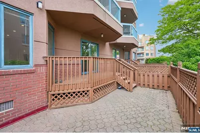 303 Stockton Court S303 #S303, Edgewater, NJ 07020 - Photo 28