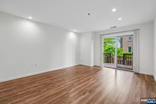 303 Stockton Ct, Edgewater, NJ 07020 - Photo 12