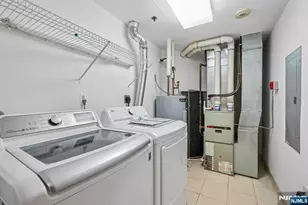 303 Stockton Ct, Edgewater, NJ 07020 - Photo 20
