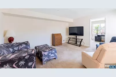 81 Park Edge 2K #2K, Berkeley Heights Township, NJ 07922 - Photo 10