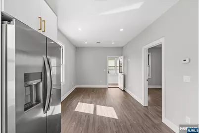 59 Locust Avenue 2R #2R, Wallington, NJ 07057 - Photo 4