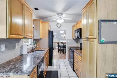 26 Little Falls Road 12 #12, Cedar Grove, NJ 07009 - Photo 6