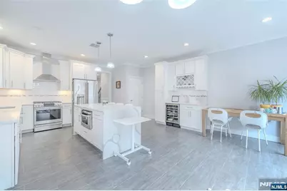 446 Elizabeth Street, Fort Lee, NJ 07024 - Photo 10