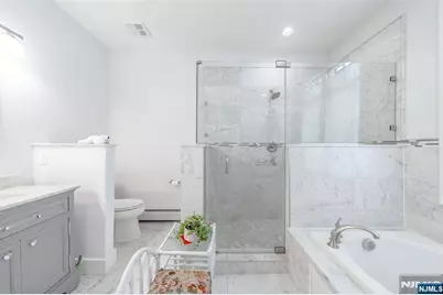 446 Elizabeth Street, Fort Lee, NJ 07024 - Photo 18
