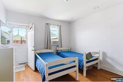 161 Seaview Avenue, Jersey City, NJ 07305 - Photo 12