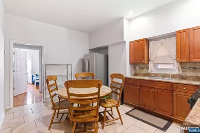 161 Seaview Avenue, Jersey City, NJ 07305 - Photo 4