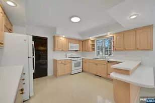 229 Allison Ct, Englewood, NJ 07631 - Photo 8