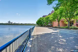 502 Livingston Ct N502, Edgewater, NJ 07020 - Photo 24