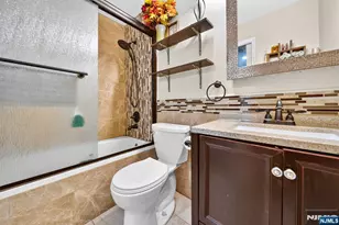 502 Livingston Ct N502, Edgewater, NJ 07020 - Photo 20