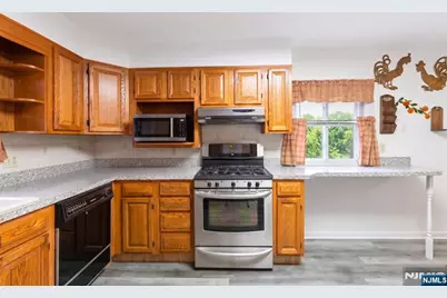 520 26th Street, Union City, NJ 07087 - Photo 2