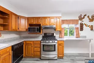520 26th St, Union City, NJ 07087 - Photo 2