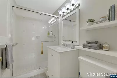 2000 Linwood 14 0 #14 0, Fort Lee, NJ 07024 - Photo 8