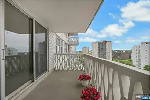 2000 Linwood 14 0, Fort Lee, NJ 07024 - Photo 14