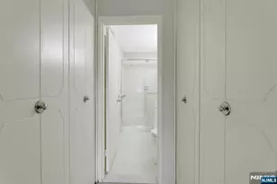 2000 Linwood 14 0, Fort Lee, NJ 07024 - Photo 32
