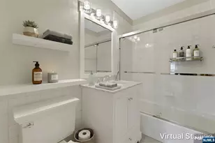 2000 Linwood 14 0, Fort Lee, NJ 07024 - Photo 6