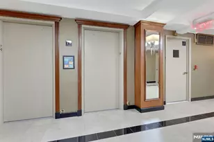2000 Linwood 14 0, Fort Lee, NJ 07024 - Photo 38