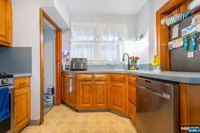 1265 Longfellow Avenue, Teaneck Township, NJ 07666 - Photo 6