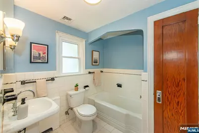 384 Essex Avenue, Bloomfield, NJ 07003 - Photo 20